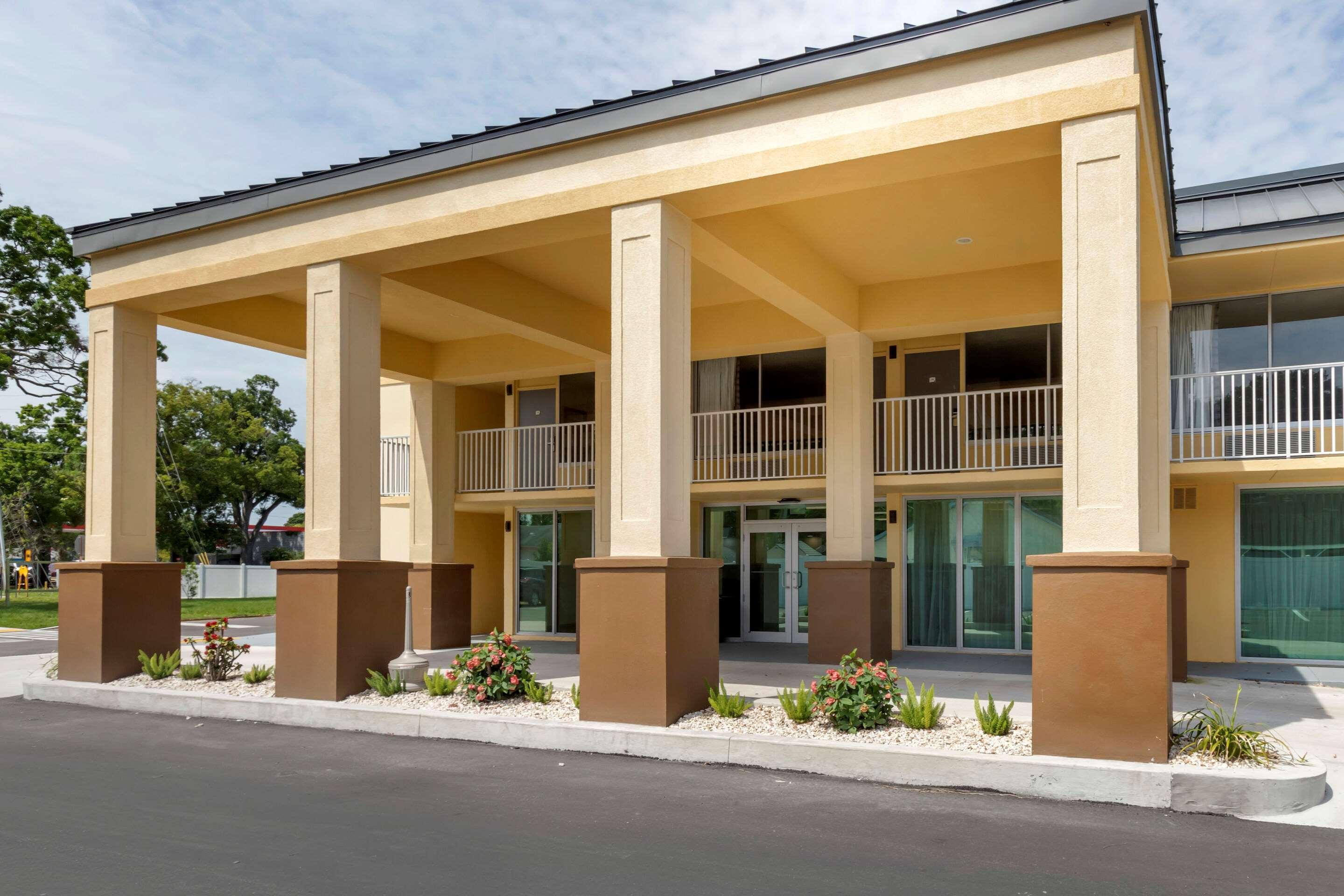 Quality Inn Saint Petersburg North-Tampa Bay Exterior foto